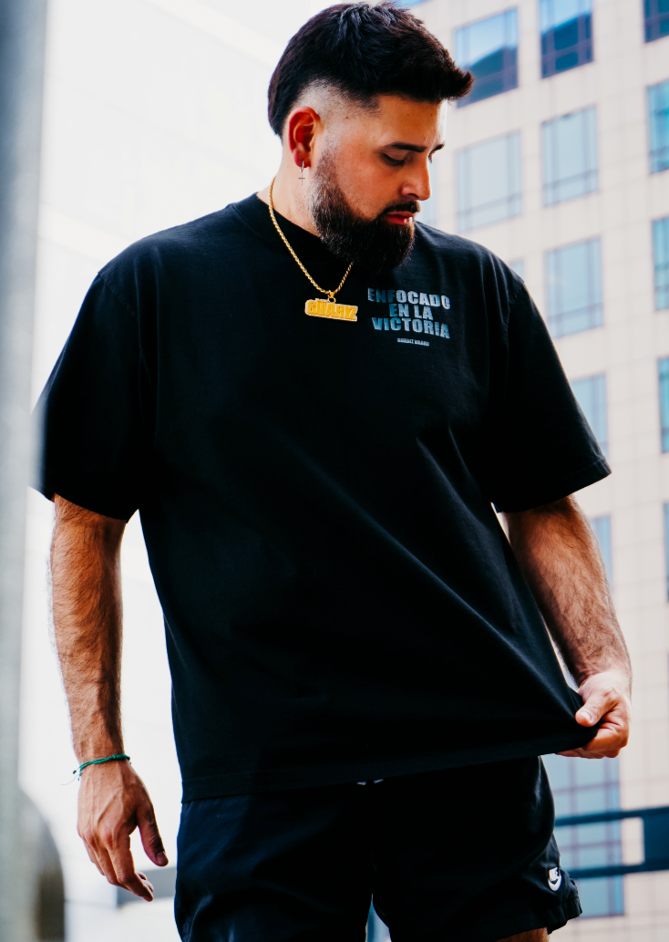 ENFOCADO EN LA VICTORIA T SHIRT