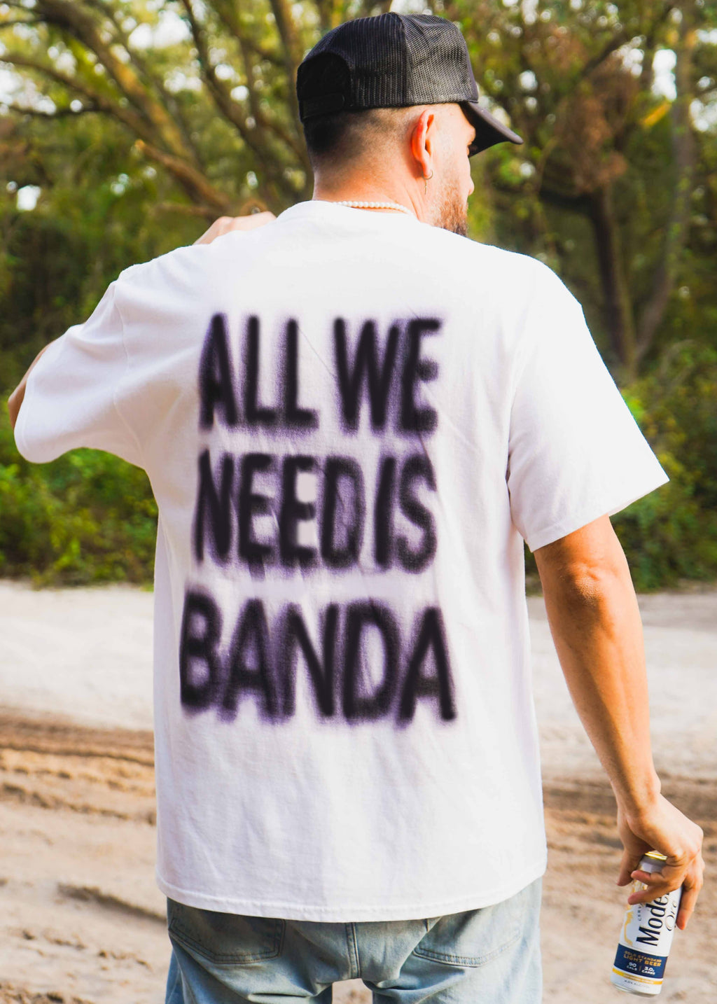 ALL WE NEED IS BANDA T-SHIRT™